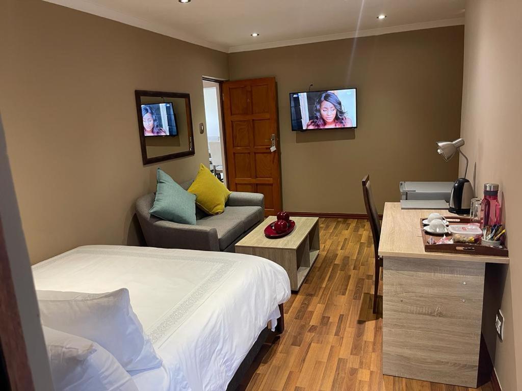 Thokomala Guest House Germiston Exterior photo